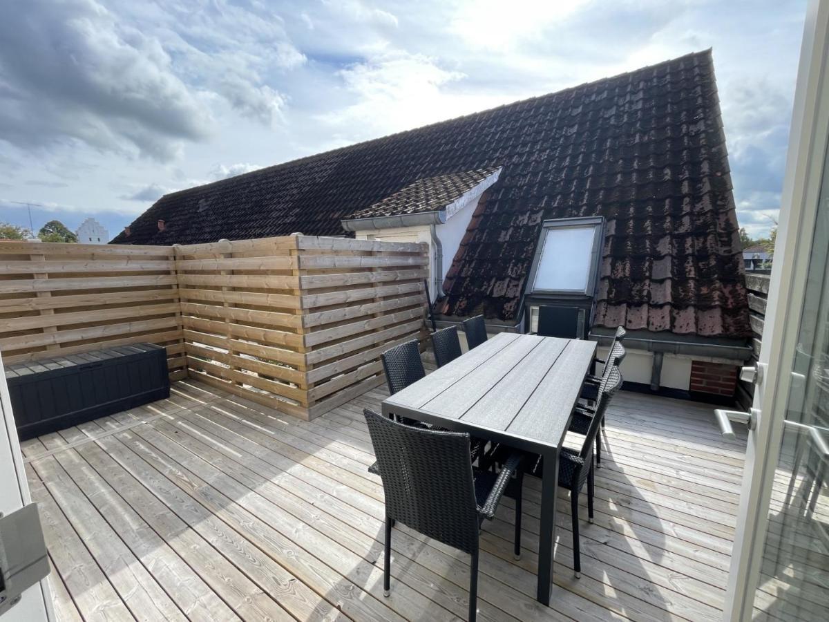 3 Vaerelses Lejlighed I Give Exterior foto